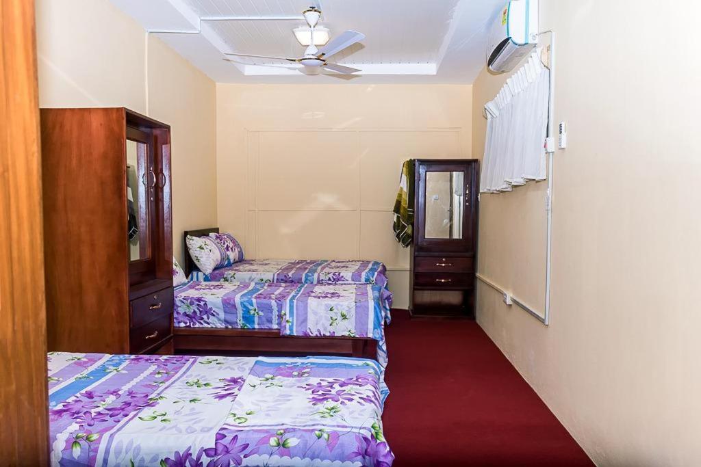 Sandpark Place, West Hills Mile 11 Εξωτερικό φωτογραφία